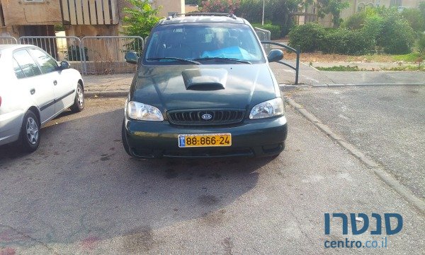 2001' Kia Carnival photo #1