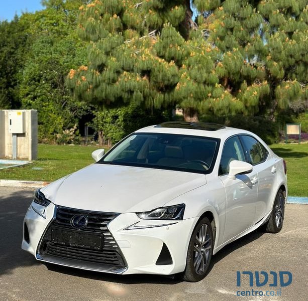 2020' Lexus Is300H לקסוס photo #3