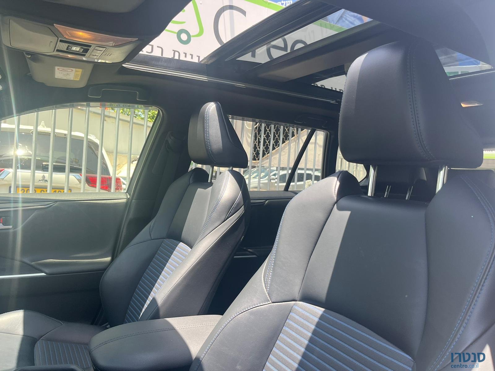 2020' Toyota RAV4 photo #5