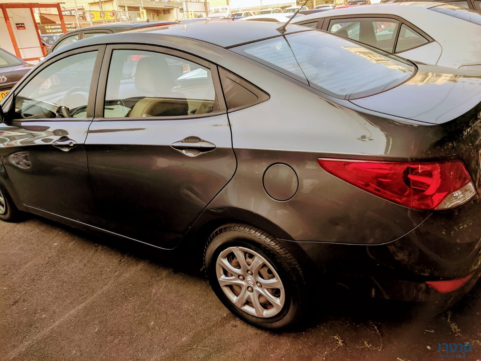 2012' Hyundai i25 photo #3