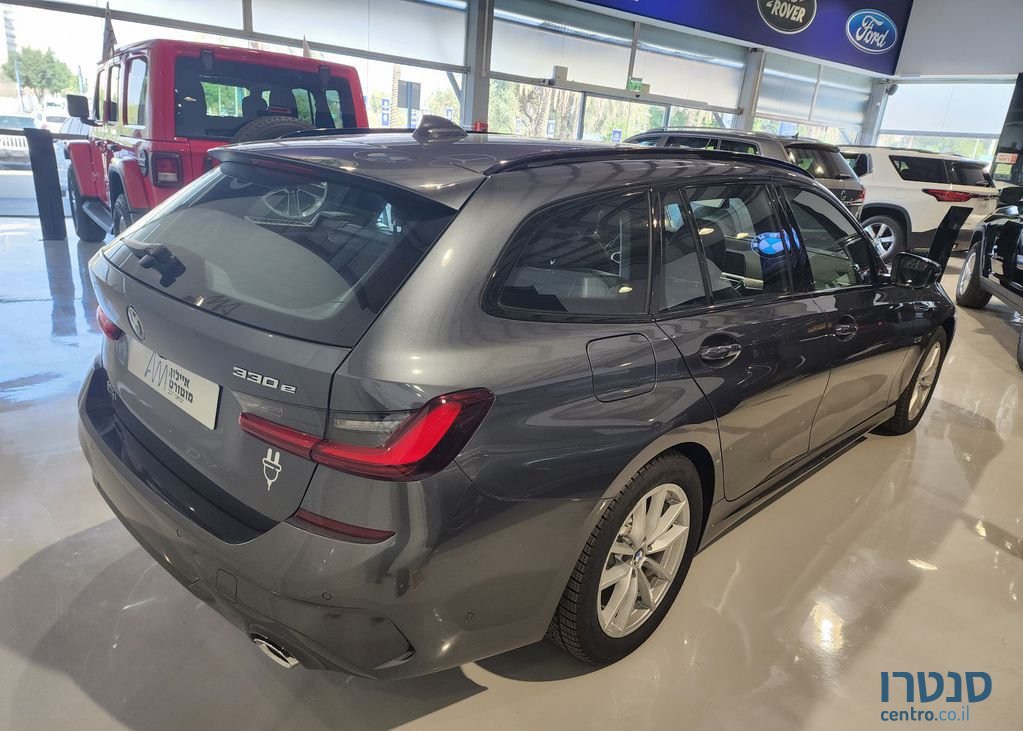2022' BMW 3 Series ב.מ.וו סדרה 3 photo #3