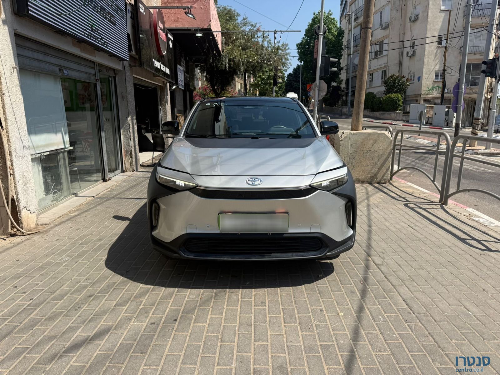 2023' Toyota bZ4X photo #1