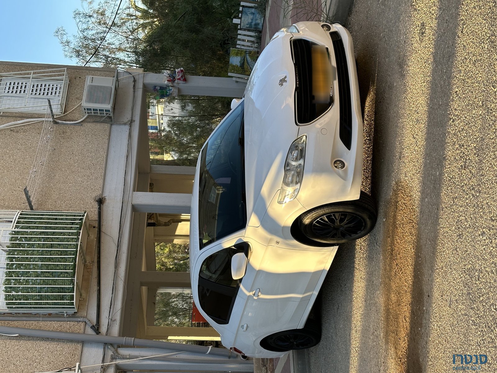 2016' Peugeot 301 photo #3