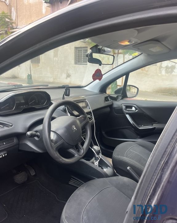 2017' Peugeot 208 פיג'ו photo #6