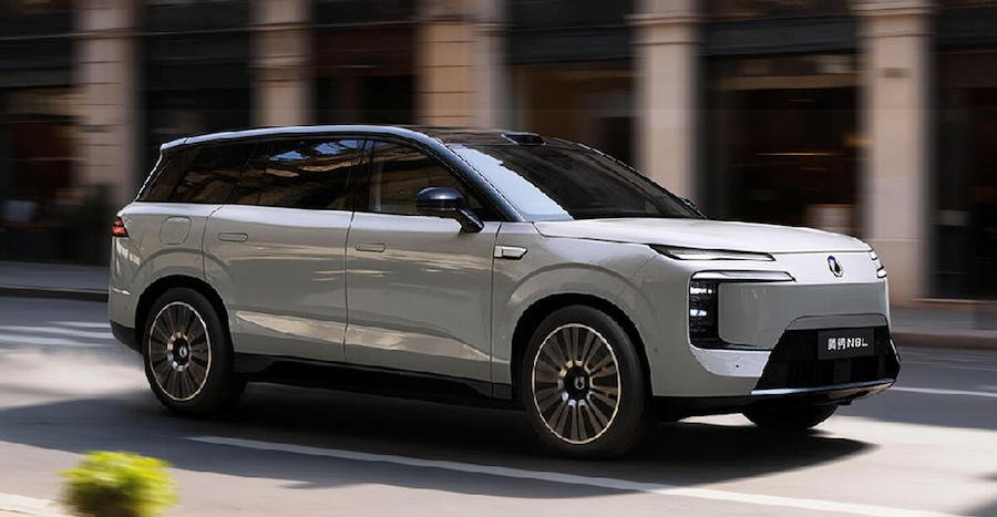 Denza N8L revealed as six-seat PHEV with 143-mile electric range