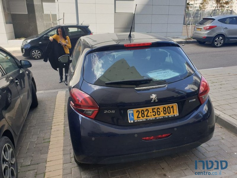 2018' Peugeot 208 פיג'ו photo #5