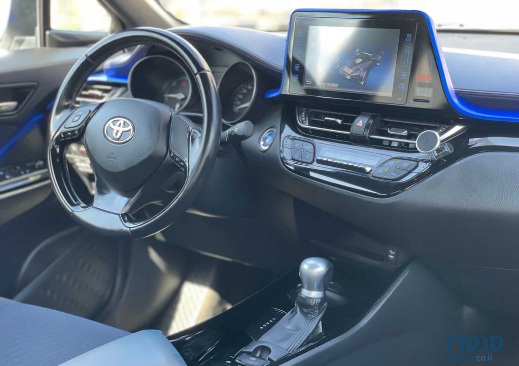 2017' Toyota C-HR טויוטה photo #6