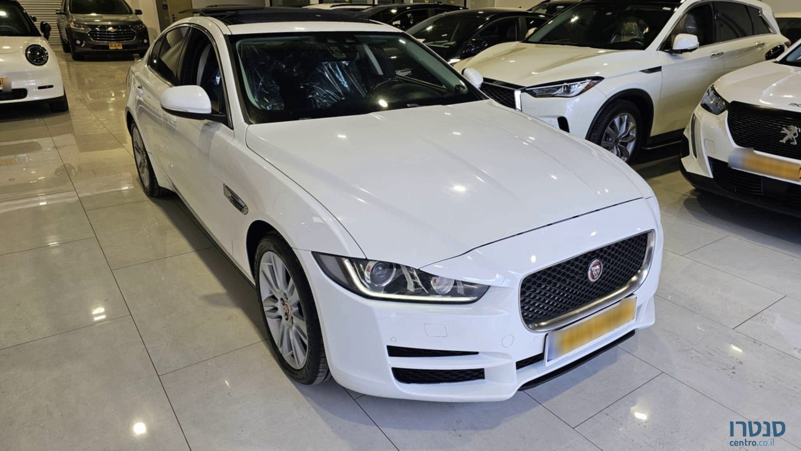 2018' Jaguar XE photo #2