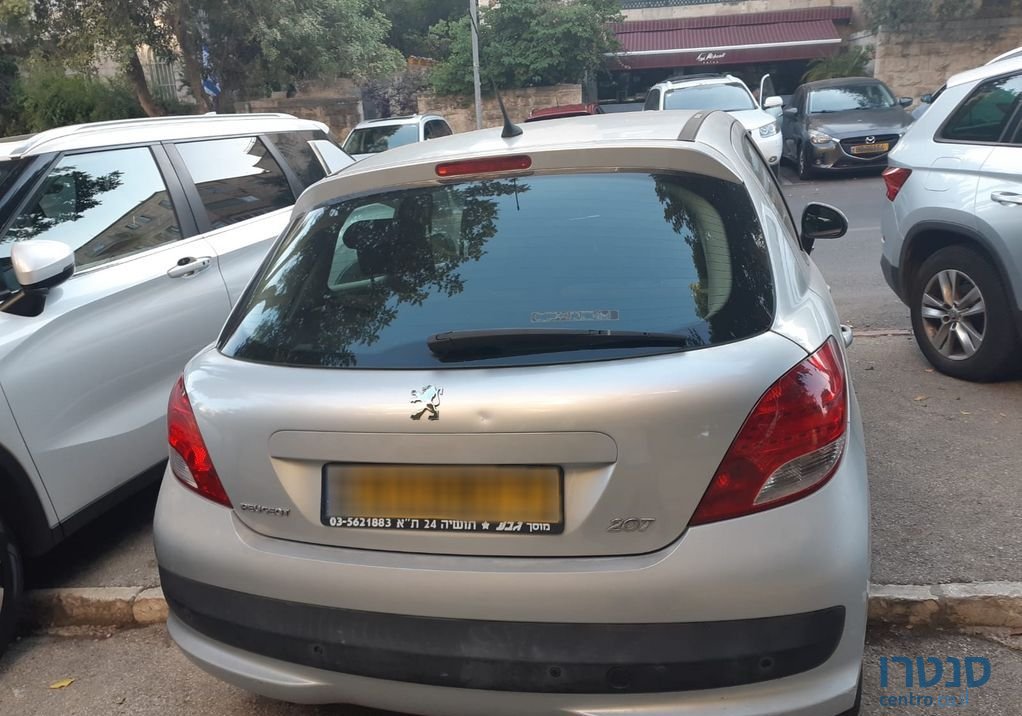 2010' Peugeot 207 פיג'ו photo #3