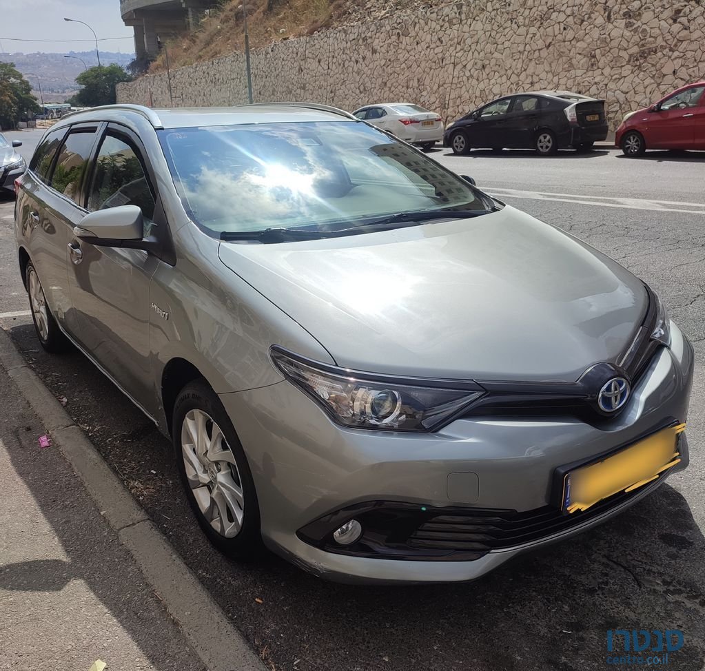 2018' Toyota Auris טויוטה אוריס photo #1