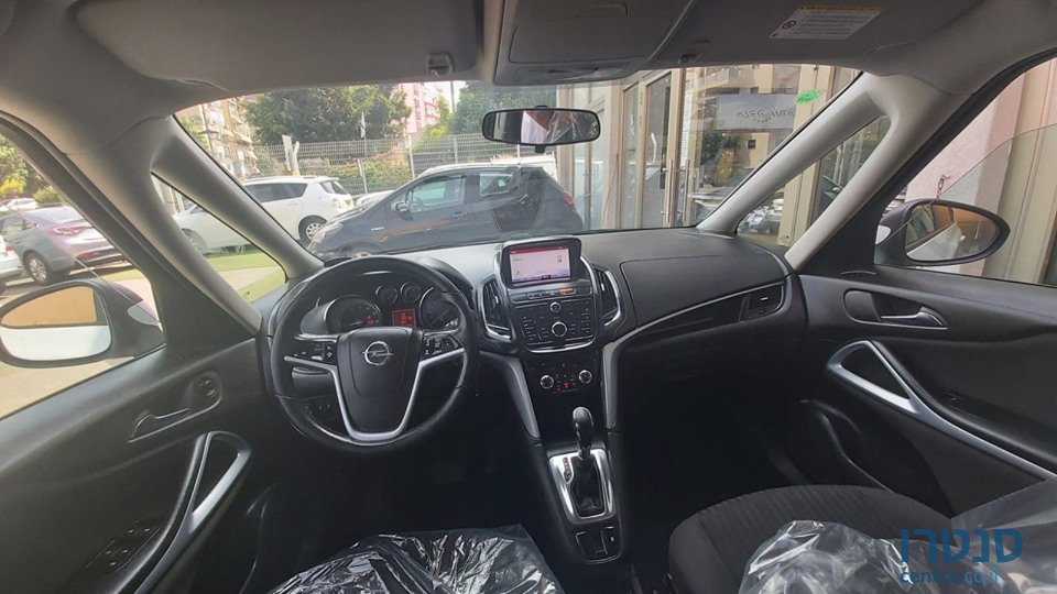 2016' Opel Zafira photo #3