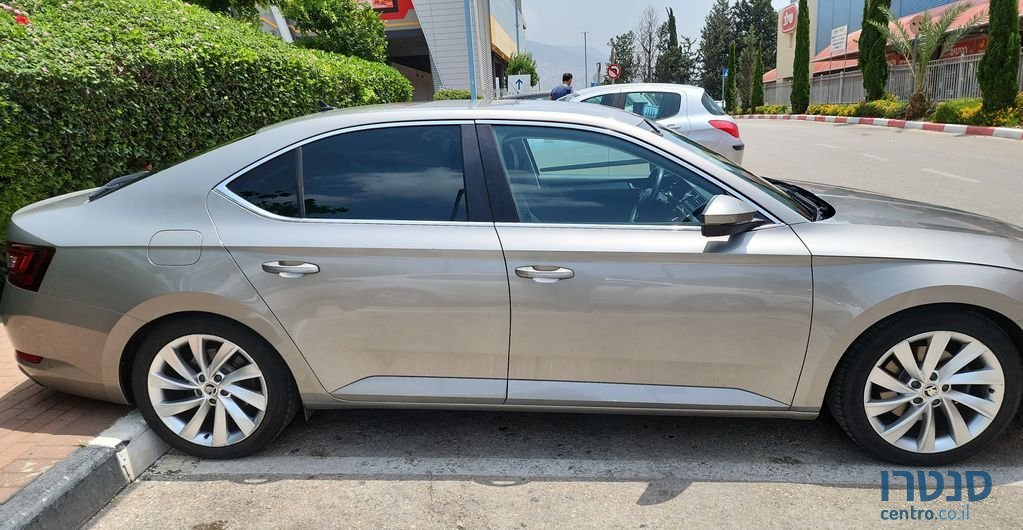 2017' Skoda Superb סקודה סופרב photo #4