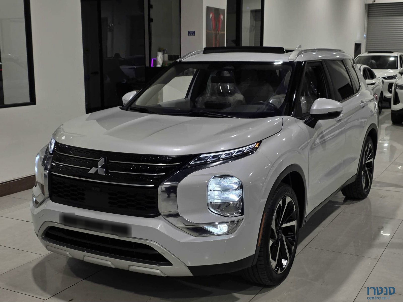 2022' Mitsubishi Outlander photo #1