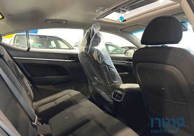 2021' Hyundai Elantra photo #5