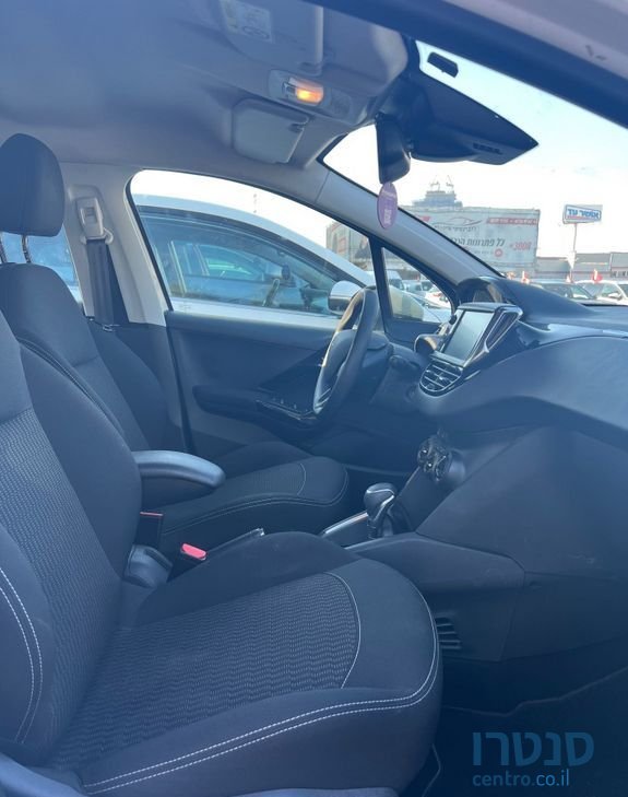 2020' Peugeot 208 פיג'ו photo #3