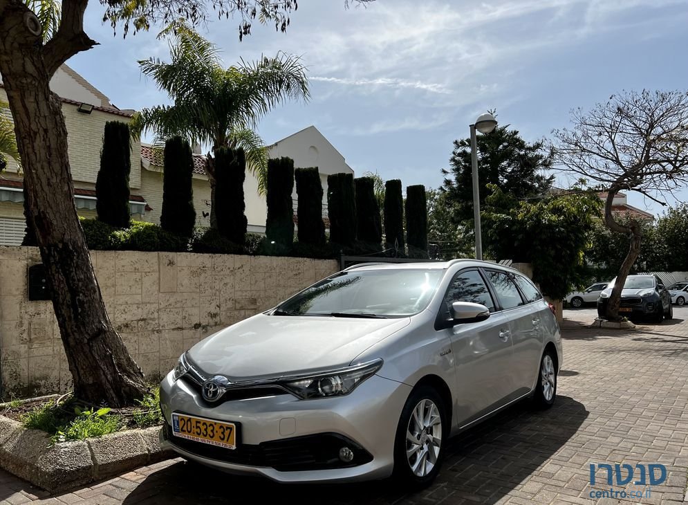 2016' Toyota Auris טויוטה אוריס photo #1
