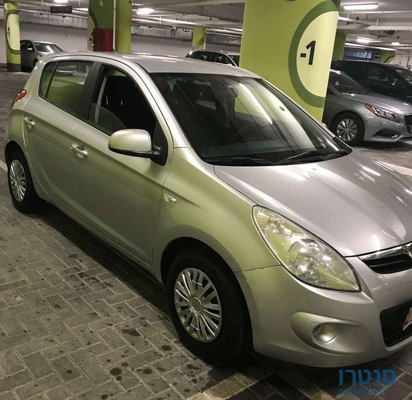 2011' Hyundai i20 יונדאי photo #4