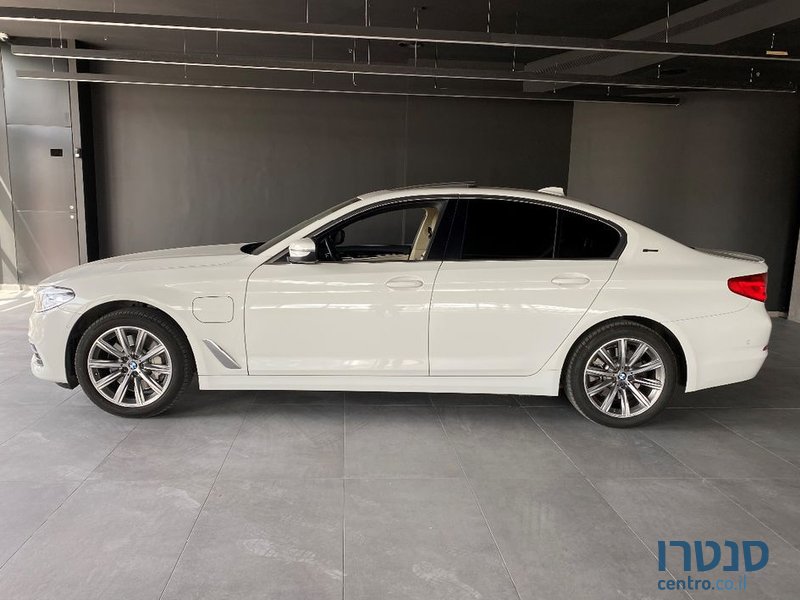 2019' BMW 5 Series ב.מ.וו סדרה 5 photo #2