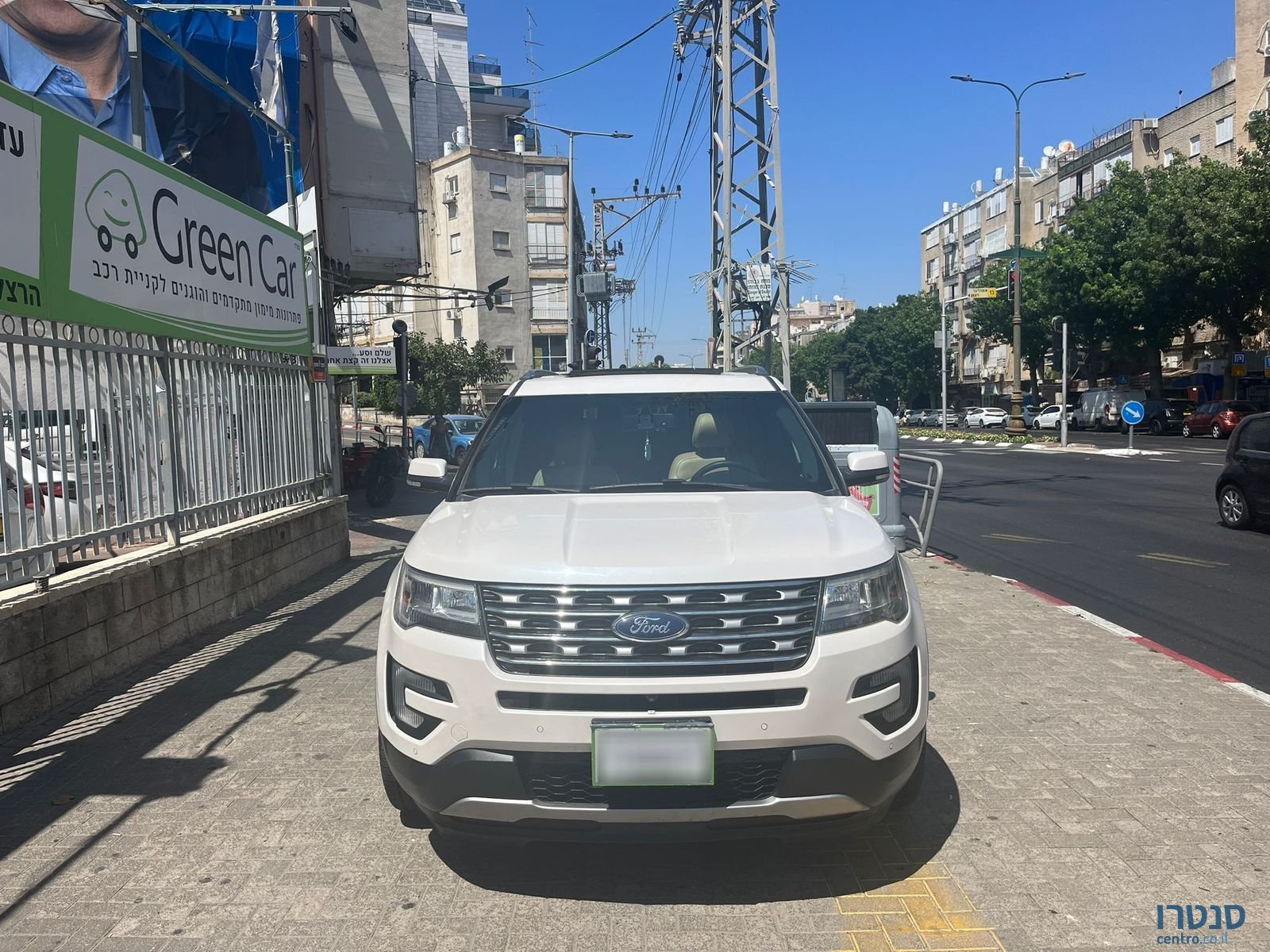 2019' Ford Explorer photo #2