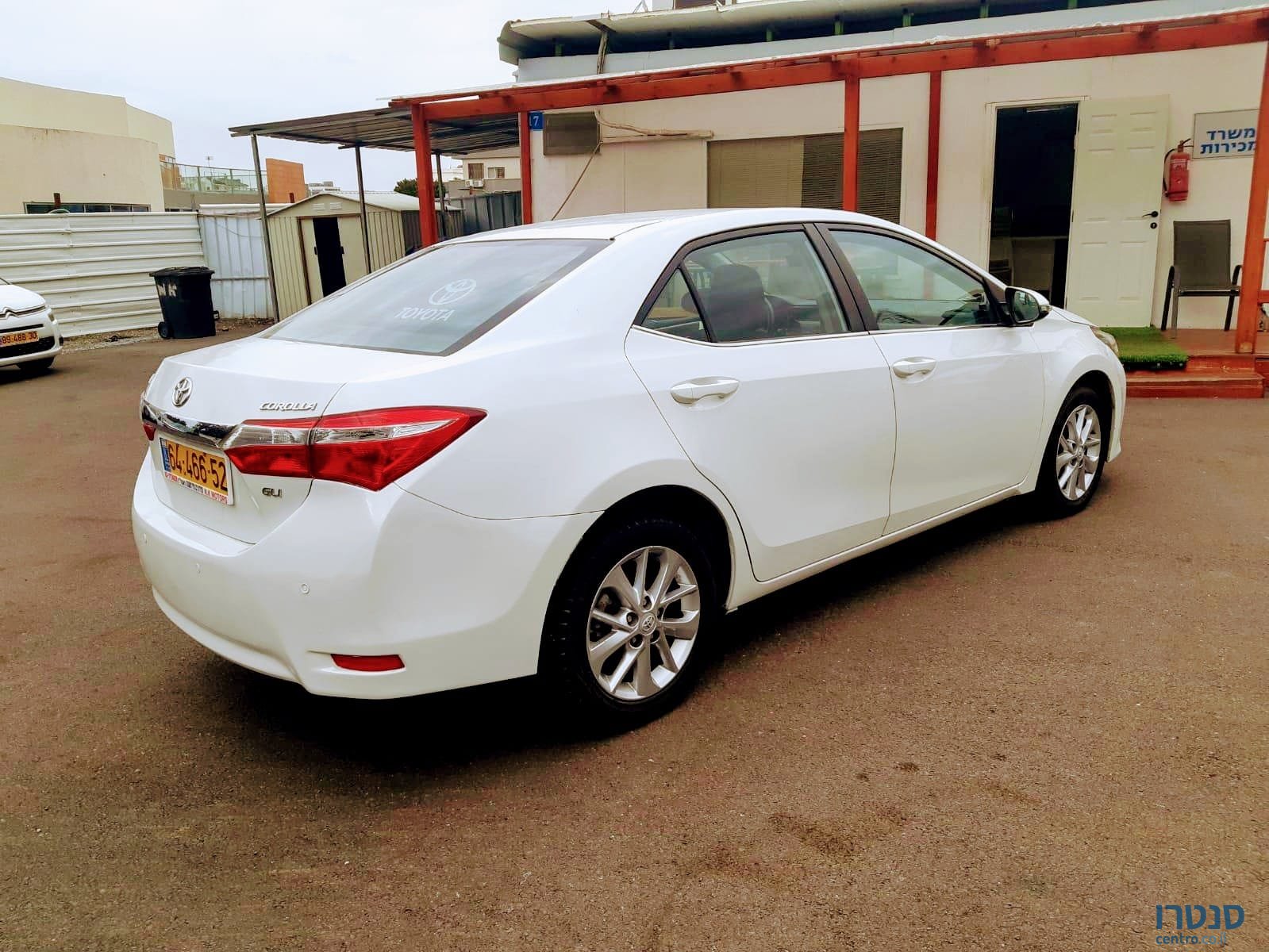 2013' Toyota Corolla photo #4