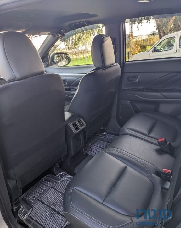 2020' Mitsubishi Outlander מיצובישי אאוטלנדר photo #3