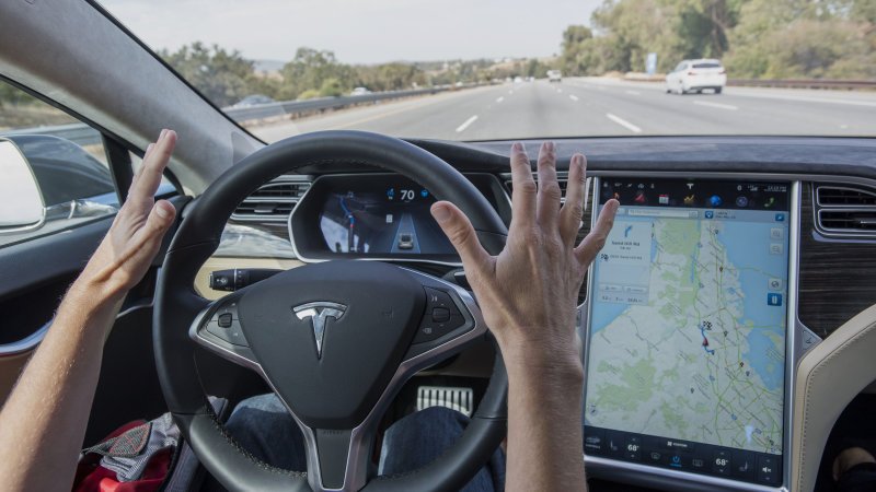 Israel Grounds Tesla’s Autopilot Feature