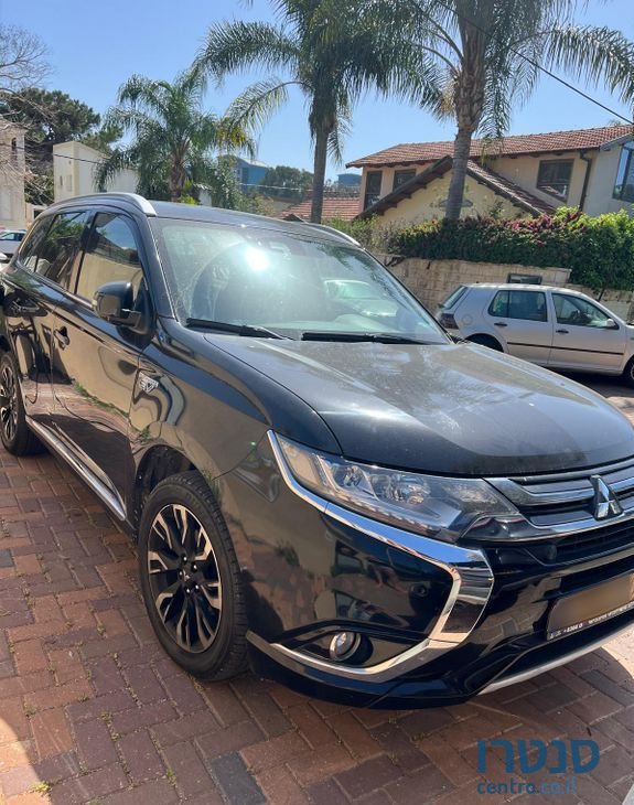 2017' Mitsubishi Outlander מיצובישי אאוטלנדר photo #2