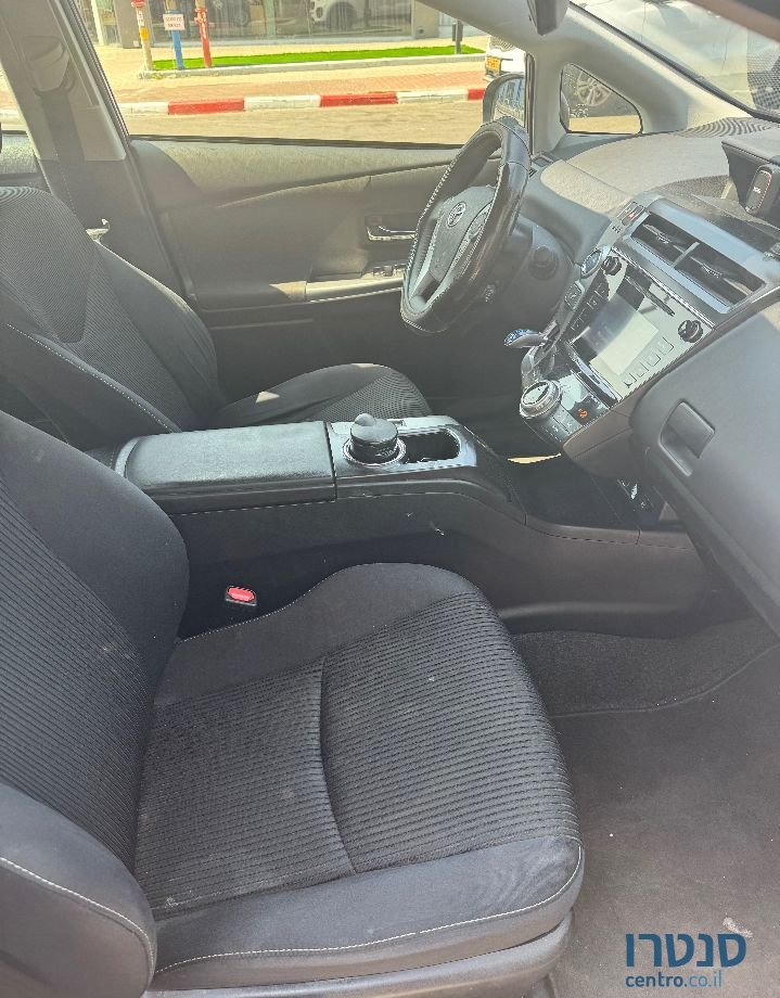 2019' Toyota Prius טויוטה פריוס פלוס photo #3