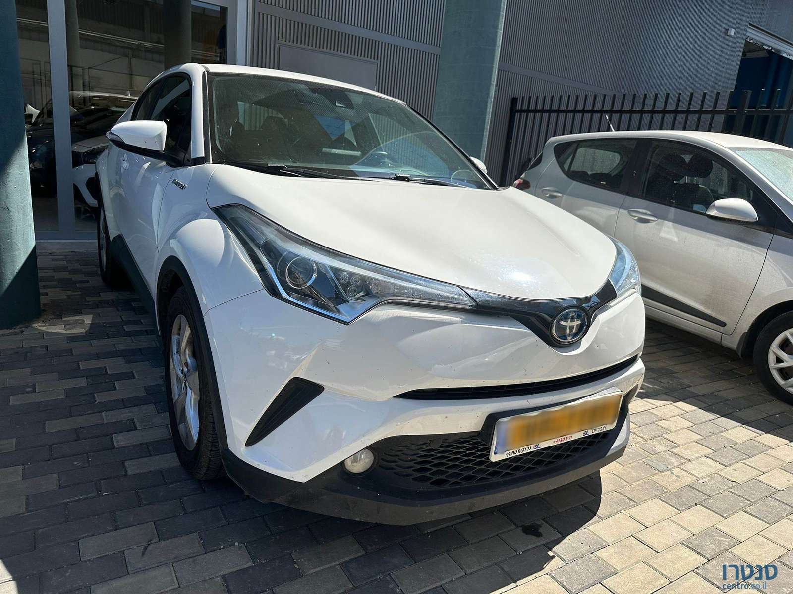 2017' Toyota CH-R photo #1