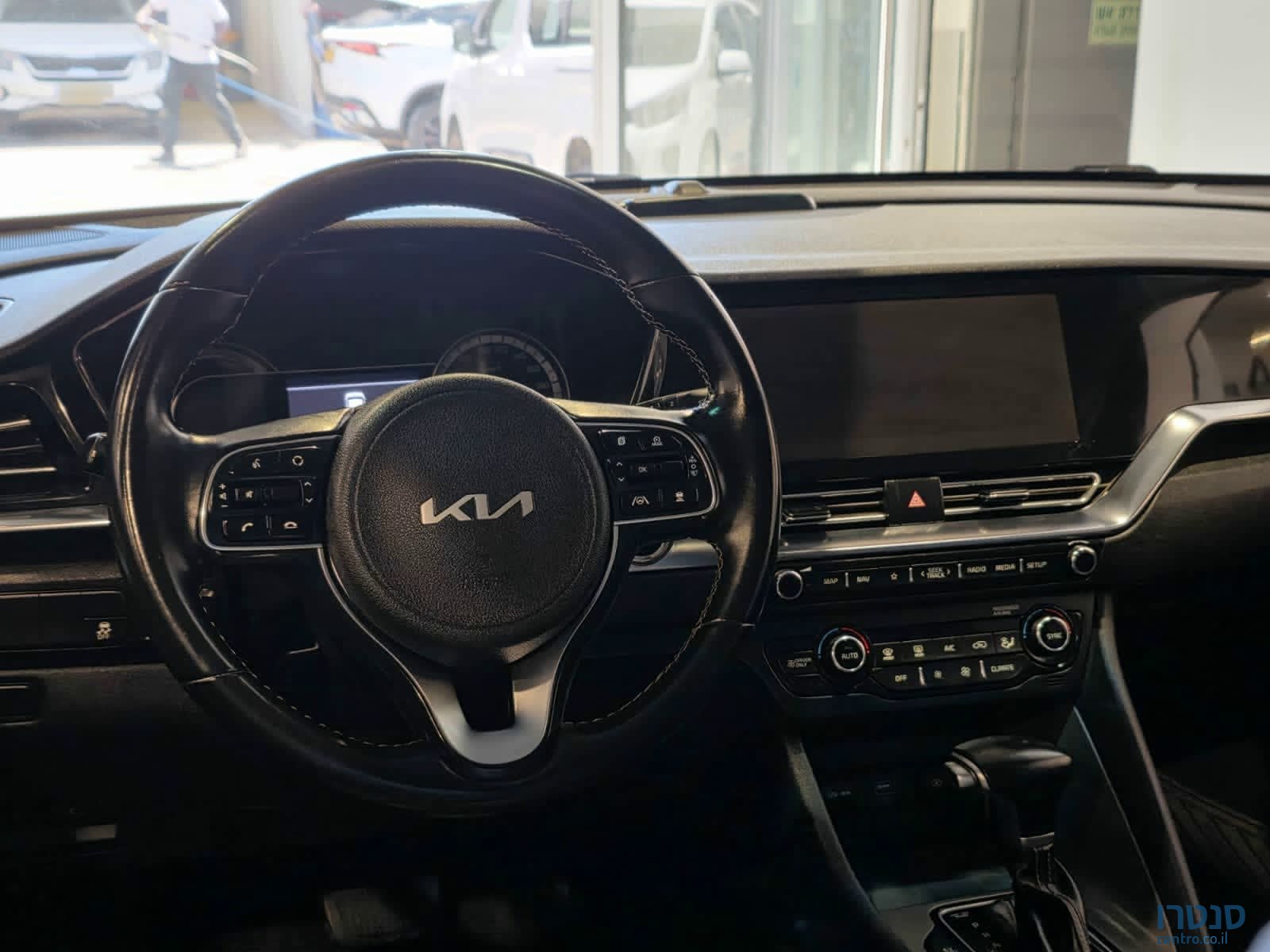 2023' Kia Niro Plus היברידי/פלאגין photo #6