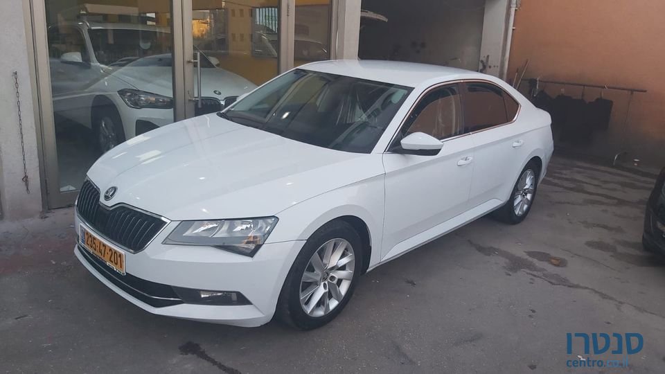2017' Skoda Superb photo #1
