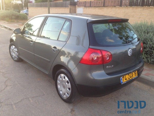 2005' Volkswagen Golf photo #2