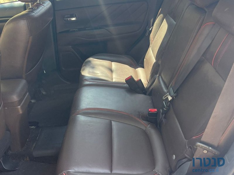 2017' Mitsubishi Outlander מיצובישי אאוטלנדר photo #1