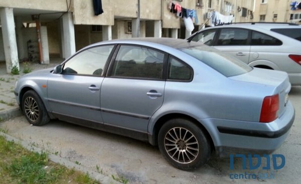 1998' Volkswagen Passat photo #1