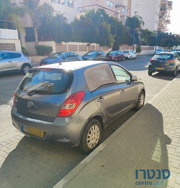 2011' Hyundai i20 יונדאי photo #2