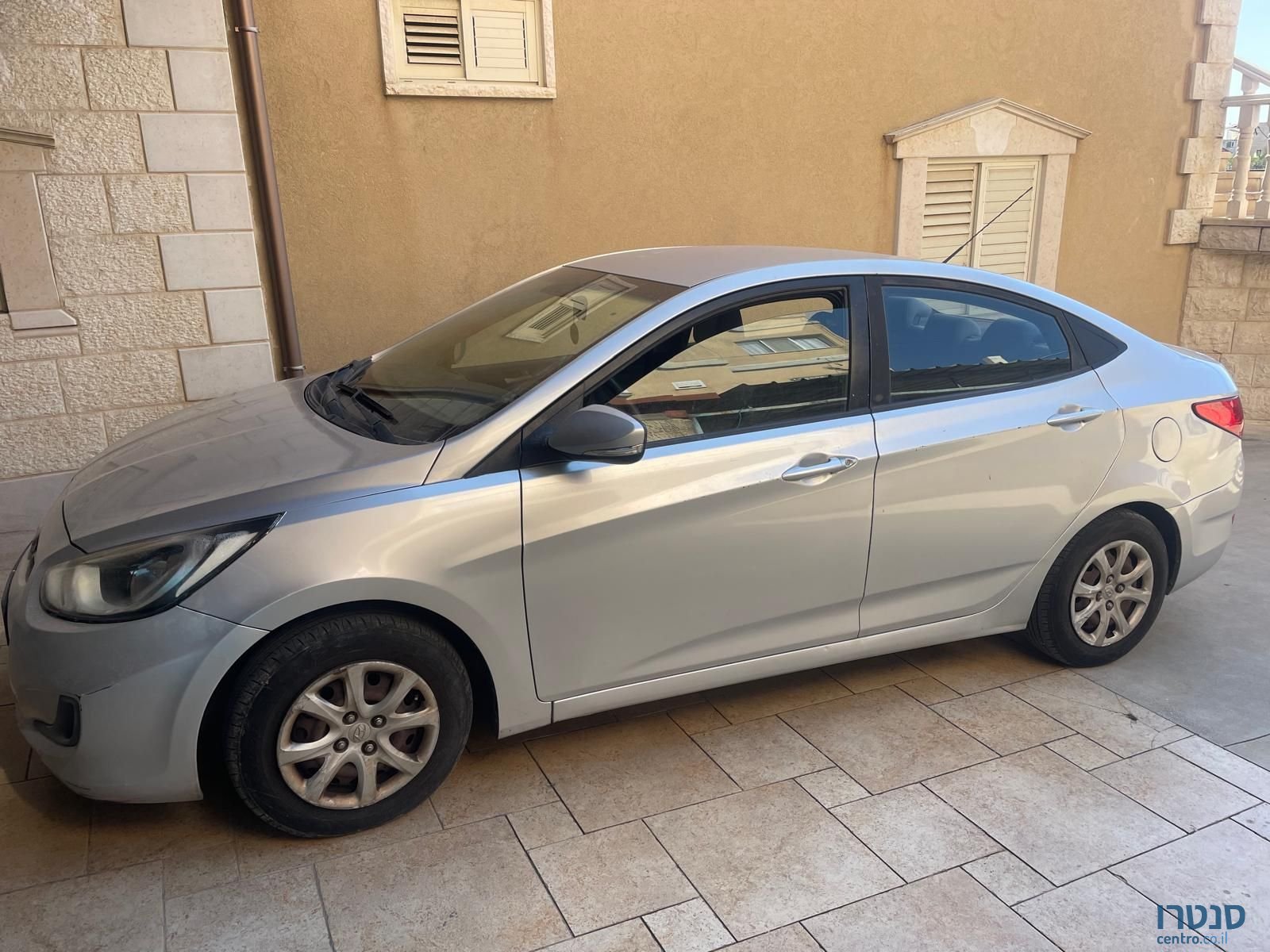 2011' Hyundai Accent יונדאי אקסנט photo #2