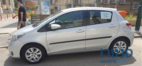 2012' Toyota Yaris טויוטה יאריס photo #1