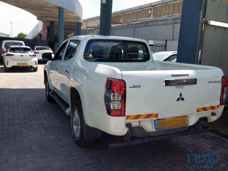 2021' Mitsubishi Triton L200 photo #3