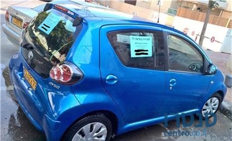 2012' Toyota Aygo photo #3