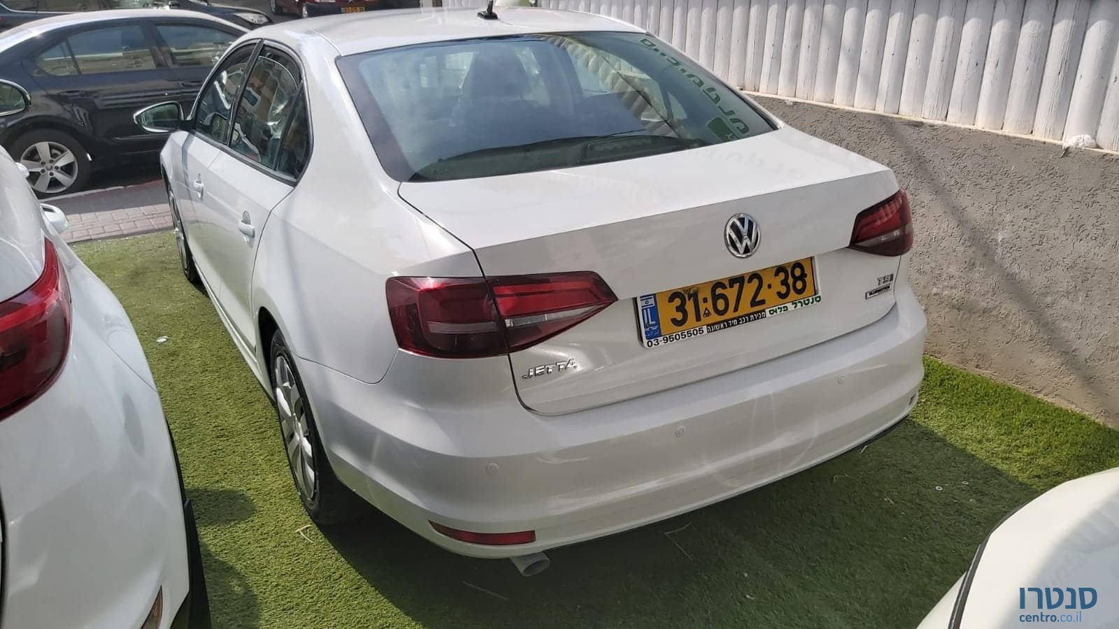 2016' Volkswagen Jetta photo #2