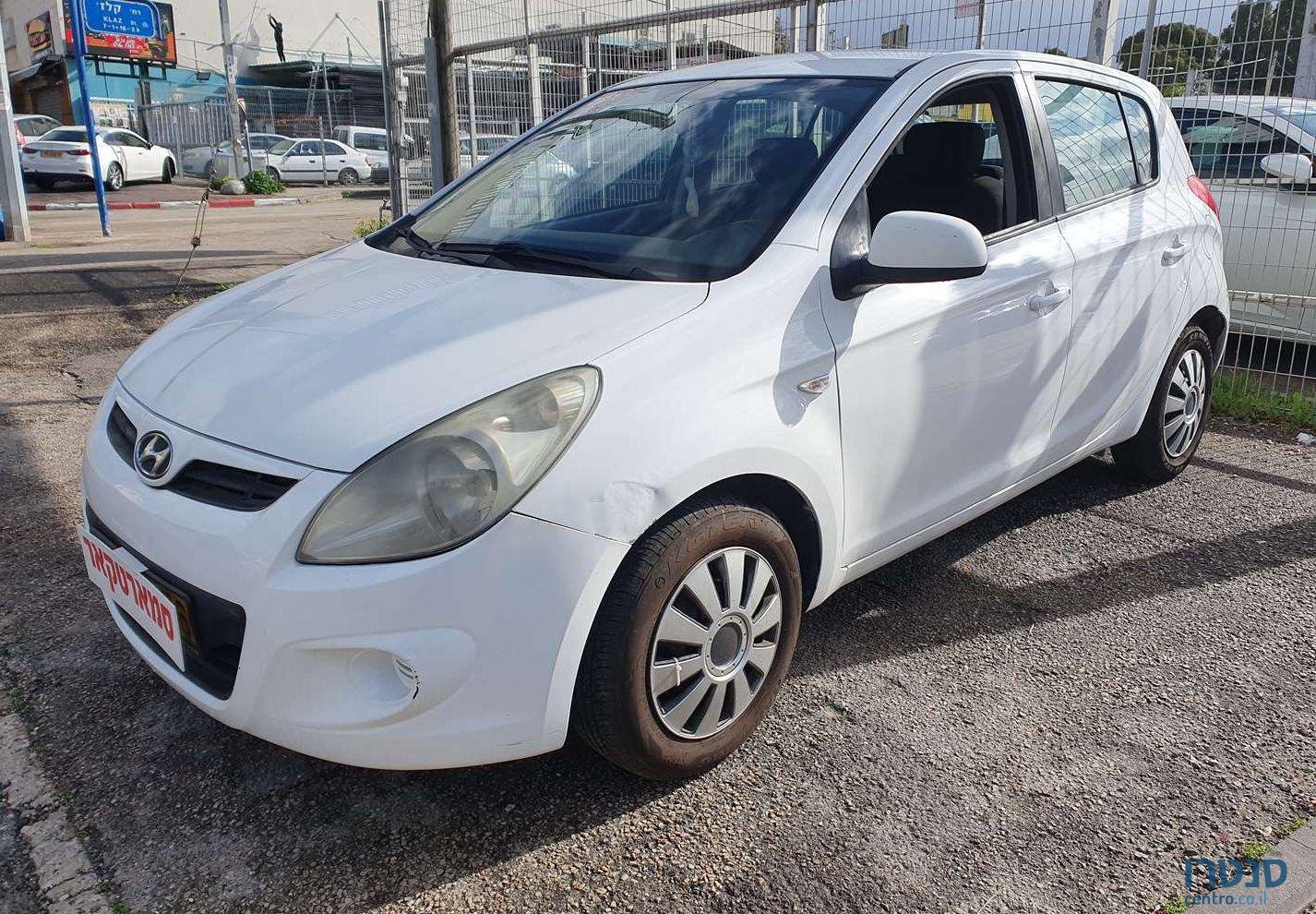 2011' Hyundai i20 יונדאי photo #2