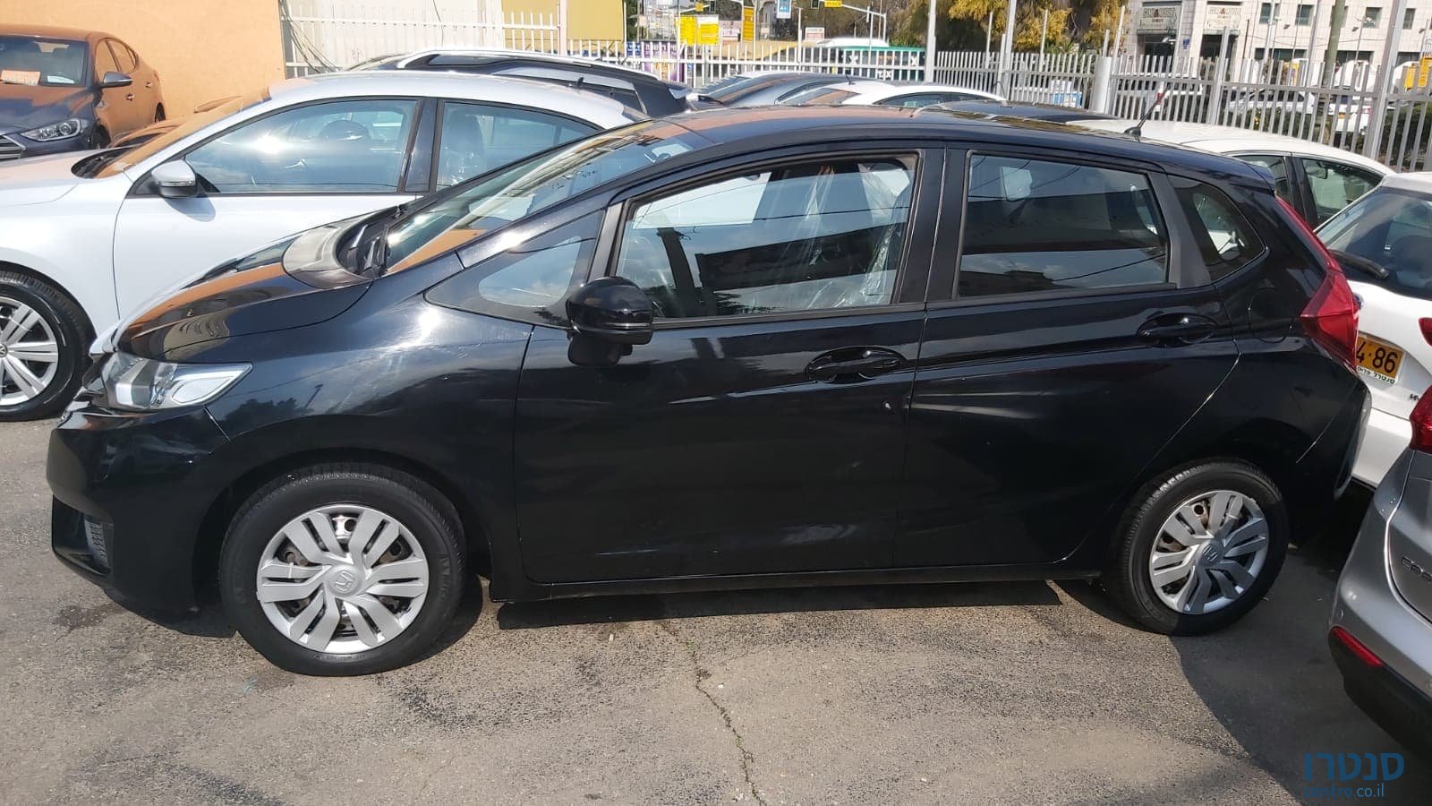 2017' Honda Jazz photo #2