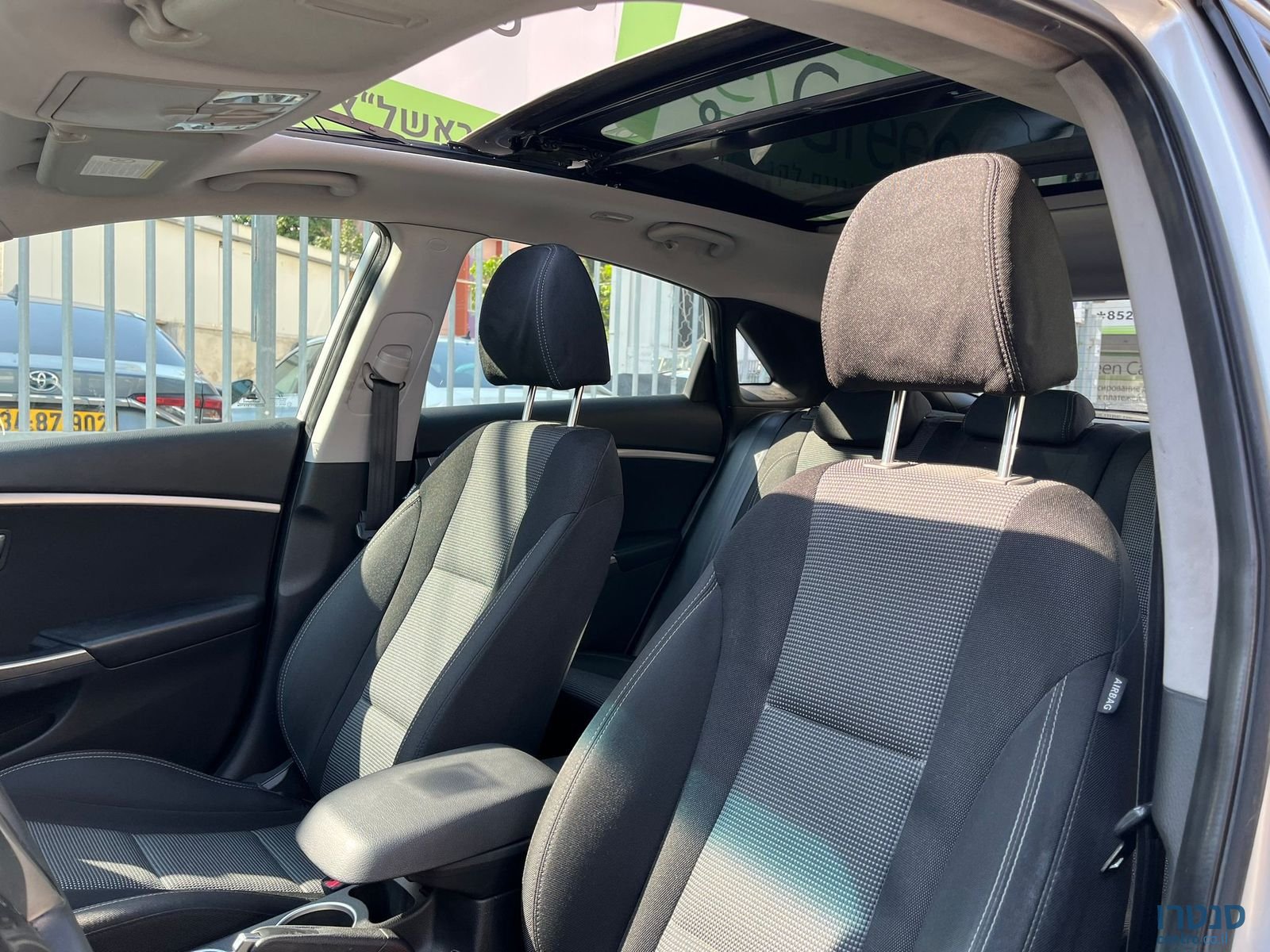 2016' Hyundai i30 photo #4