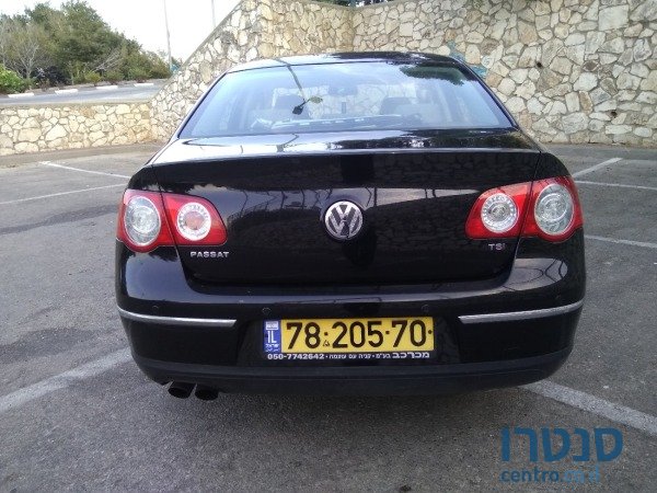2010' Volkswagen Passat photo #2