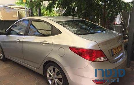 2014' Hyundai i25 photo #3