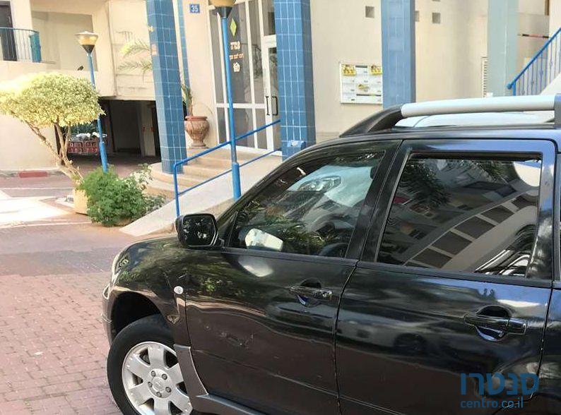 2007' Mitsubishi Outlander מיצובישי אאוטלנדר photo #3