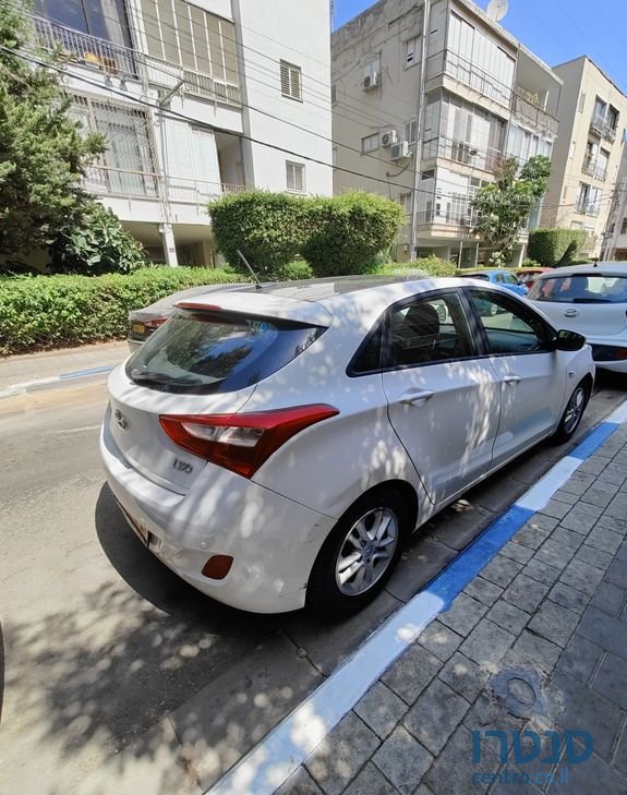 2012' Hyundai i30 יונדאי photo #1