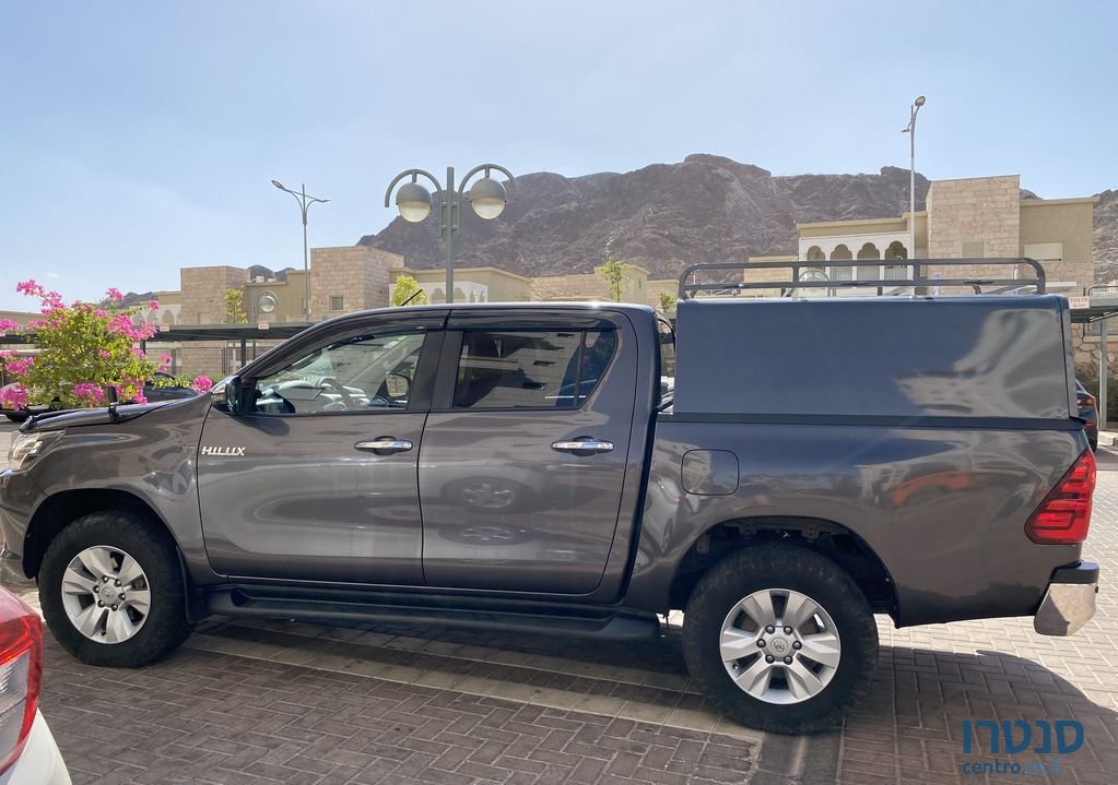 2018' Toyota Hilux טויוטה היילקס photo #3