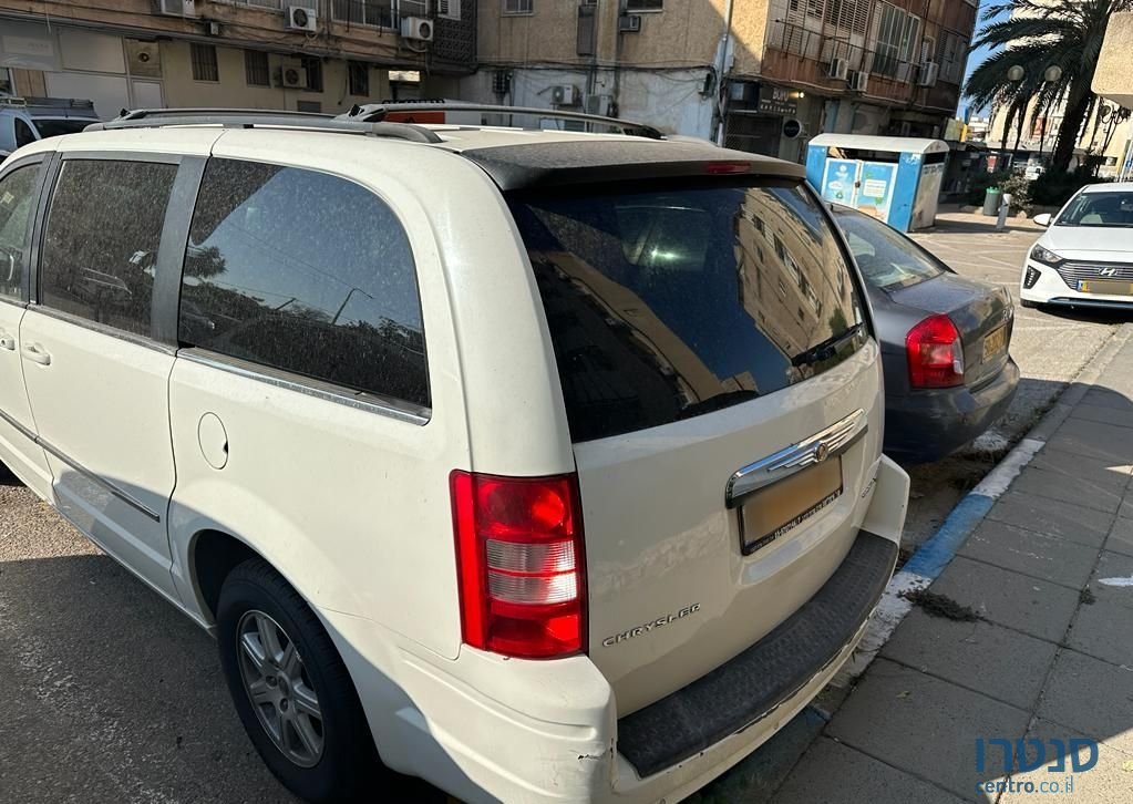 2010' Chrysler Grand Voyager קרייזלר גראנד וויאג'ר photo #1