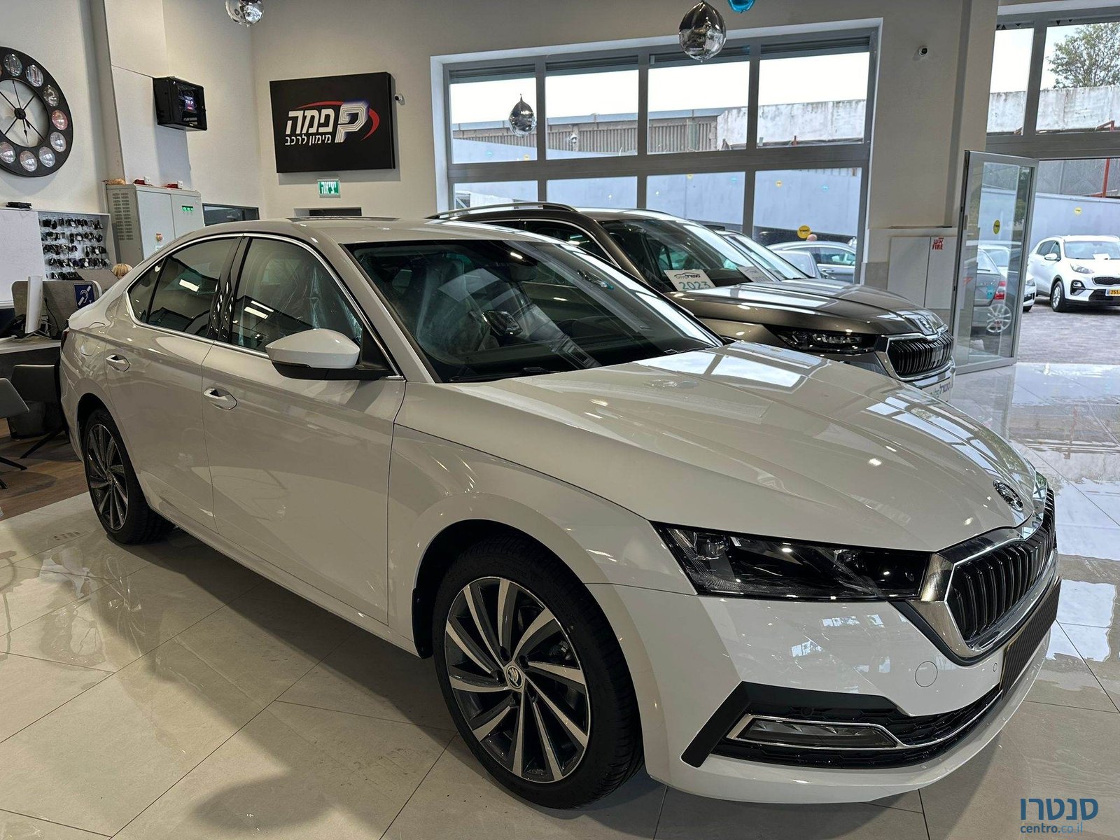 2023' Skoda Octavia photo #2